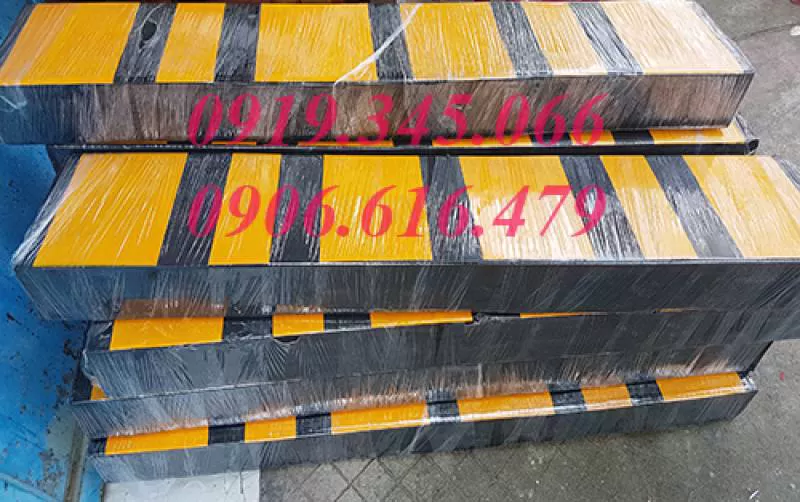 Đệm cao su chống va quận 6