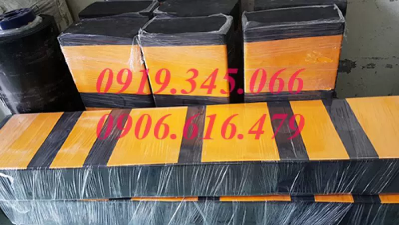 Đệm cao su chống va quận 3