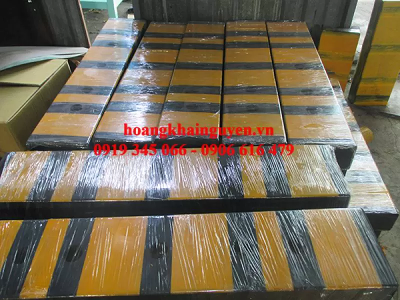 Đệm cao su chống va quận 12