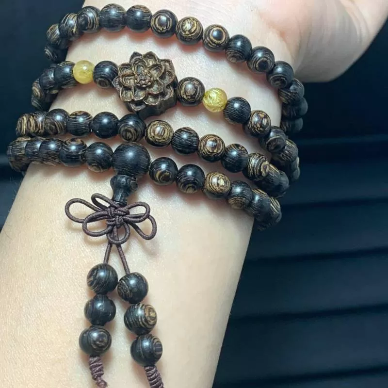 Chuỗi vòng tay trầm hương sánh chìm 6 mm