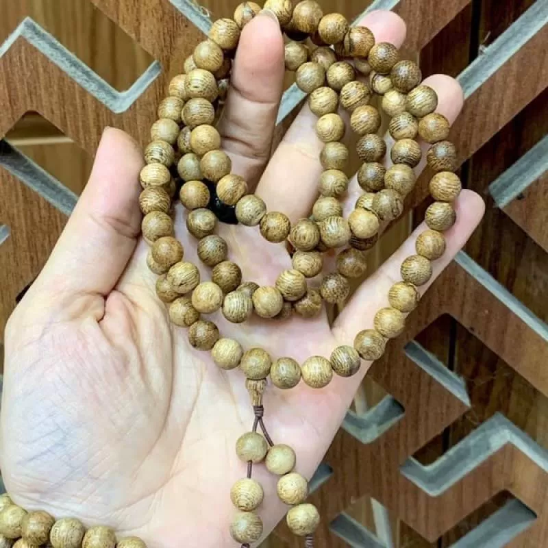 Vòng tay Trầm hương rừng (Banh Lào) 8mm 