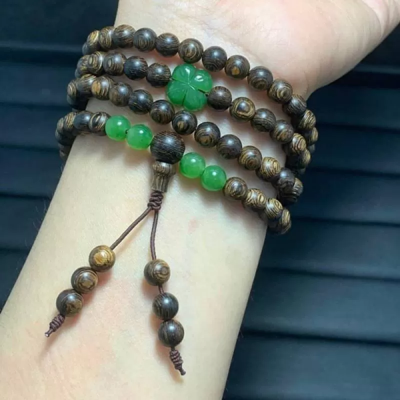 Vòng tay Trầm hương sánh chìm mix cỏ 4 lá và đá ngọc bích