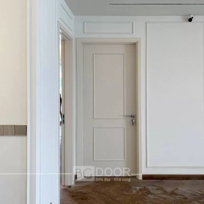 Cửa MDF phào PU sơn Inchem lắp đặt tại Golden Westlake