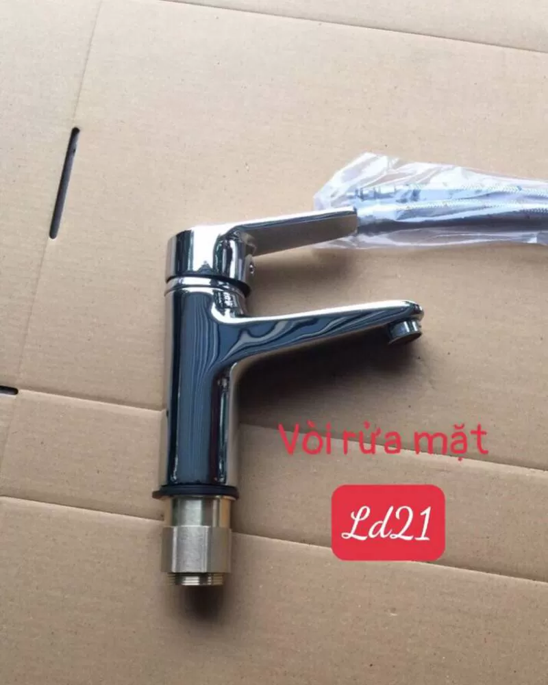 Vòi rửa mặt nóng lạnh Homaya 20cm MT 17