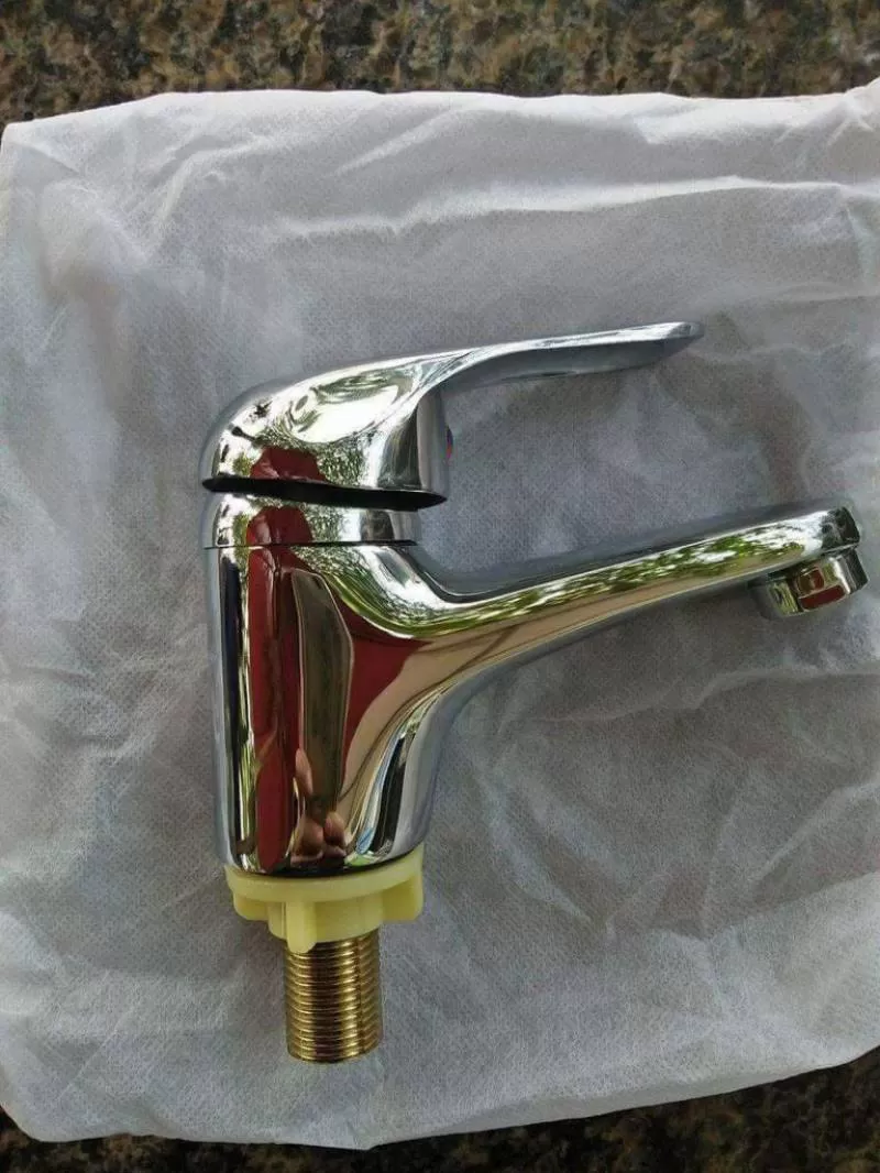 Vòi rửa mặt đơn lạnh đồng 01