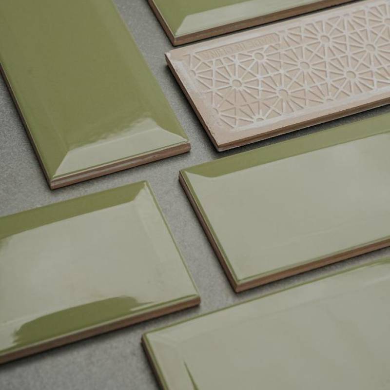 Gạch thẻ xanh cốm bóng vát KT 75x300mm M75306DX