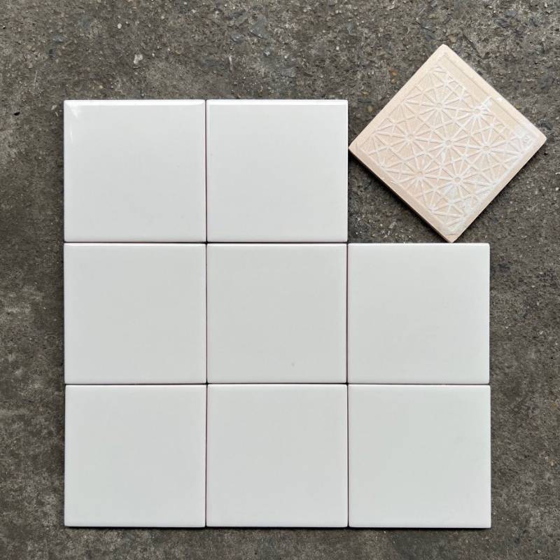 Gạch thẻ KT 100x100mm trắng bóng phẳng M1100