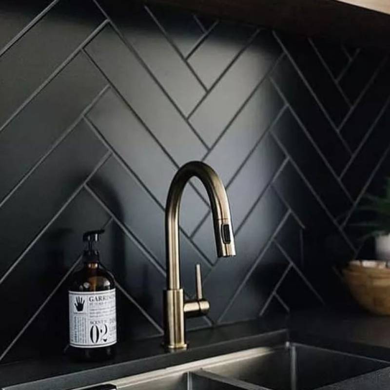 Gạch thẻ cao cấp đen mờ phẳng KT 75x300mm STA75307M