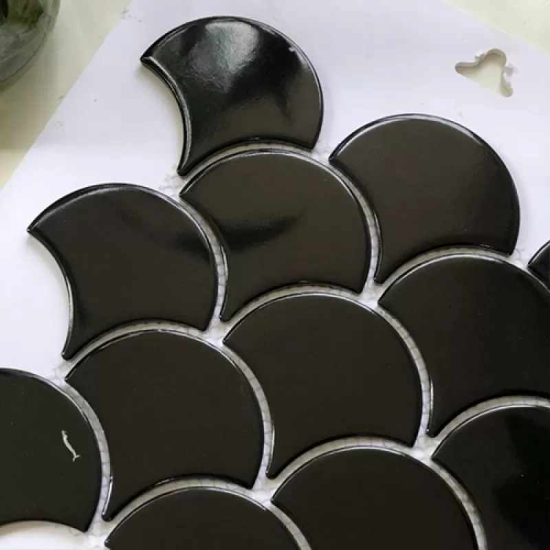 Gạch Mosaic vảy cá đen men bóng GP-FT117BL