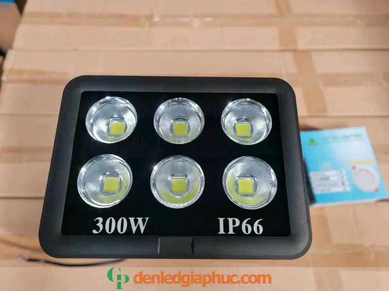 Đèn LED pha cốc 300w IP66 ngoài trời siêu sáng LED Floodlight 300w